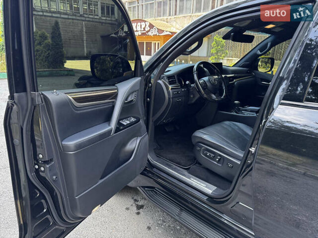 Лексус ЛХ 2021 в Киеве на Automoto.ua Черный Лексус ЛХ, объемом двигателя 4.46 л и пробегом 204 тыс. км за 79000 $, фото 12 на Automoto.ua