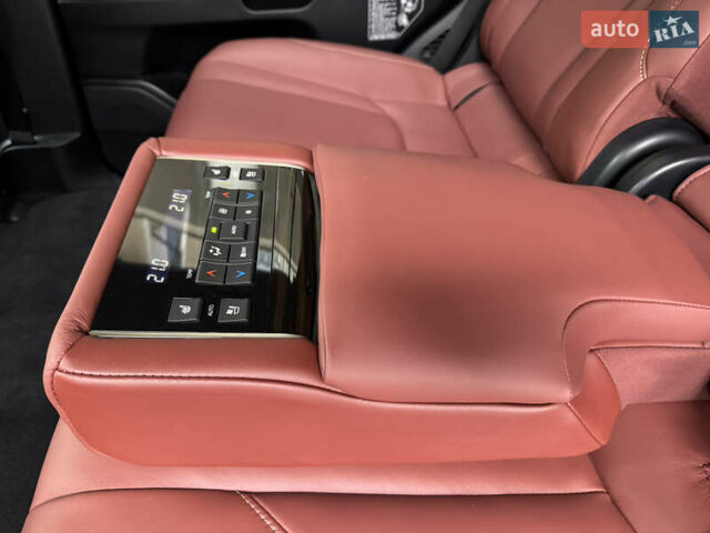 Черный Лексус ЛХ, объемом двигателя 4.46 л и пробегом 13 тыс. км за 107000 $, фото 25 на Automoto.ua