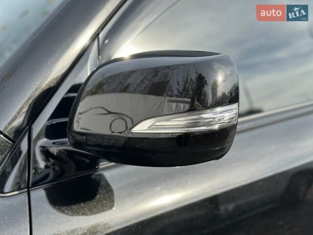 Черный Лексус ЛХ, объемом двигателя 4.46 л и пробегом 137 тыс. км за 88000 $, фото 5 на Automoto.ua