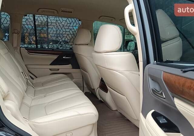 Черный Лексус ЛХ, объемом двигателя 4.46 л и пробегом 126 тыс. км за 85171 $, фото 6 на Automoto.ua