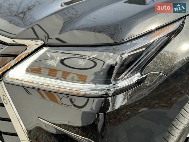 Черный Лексус ЛХ, объемом двигателя 4.46 л и пробегом 137 тыс. км за 88000 $, фото 4 на Automoto.ua