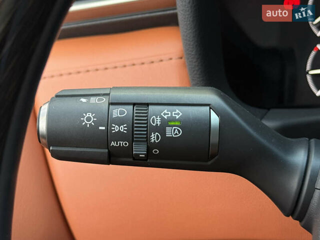 Лексус ЛХ 2022 у Києві на Automoto.ua Чорний Лексус ЛХ, об'ємом двигуна 3.45 л та пробігом 70 тис. км за 123000 $, фото 82 на Automoto.ua