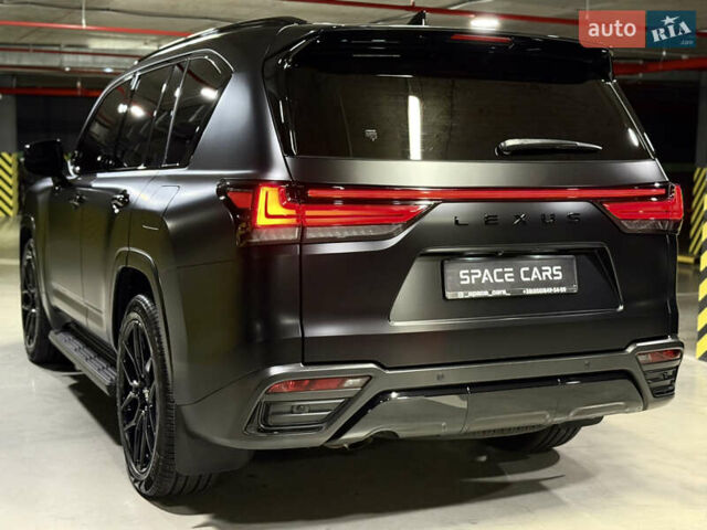 Черный Лексус ЛХ, объемом двигателя 3.35 л и пробегом 63 тыс. км за 114000 $, фото 15 на Automoto.ua