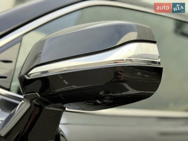 Черный Лексус ЛХ, объемом двигателя 3.3 л и пробегом 36 тыс. км за 117000 $, фото 3 на Automoto.ua