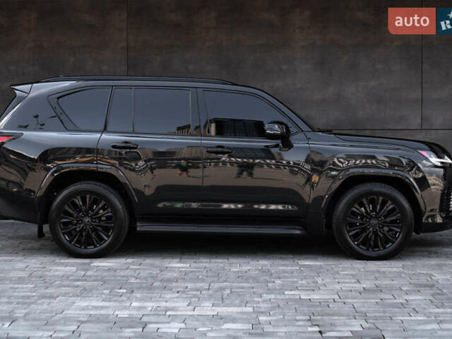 Черный Лексус ЛХ, объемом двигателя 3.35 л и пробегом 51 тыс. км за 125000 $, фото 4 на Automoto.ua