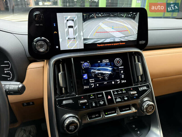 Черный Лексус ЛХ, объемом двигателя 3.3 л и пробегом 36 тыс. км за 117000 $, фото 19 на Automoto.ua