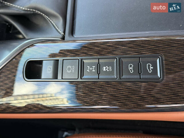 Лексус ЛХ 2022 у Києві на Automoto.ua Чорний Лексус ЛХ, об'ємом двигуна 3.45 л та пробігом 70 тис. км за 123000 $, фото 88 на Automoto.ua