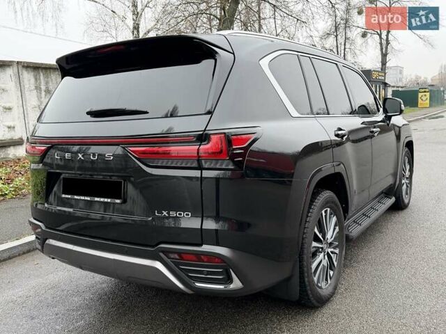 Черный Лексус ЛХ, объемом двигателя 3.35 л и пробегом 51 тыс. км за 112500 $, фото 3 на Automoto.ua