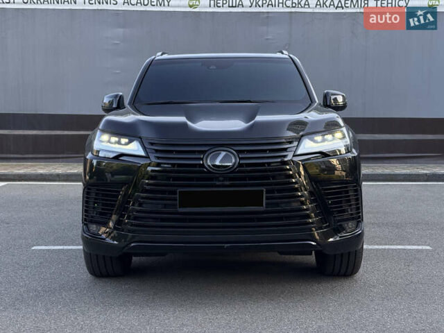 Черный Лексус ЛХ, объемом двигателя 3.35 л и пробегом 34 тыс. км за 128500 $, фото 3 на Automoto.ua