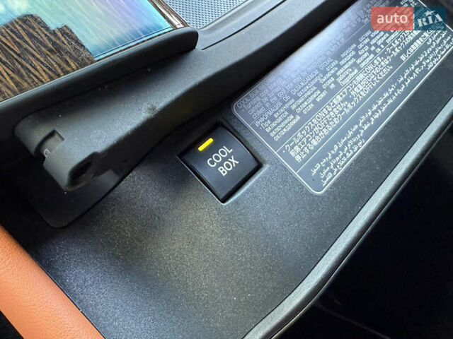 Черный Лексус ЛХ, объемом двигателя 3.45 л и пробегом 72 тыс. км за 128000 $, фото 97 на Automoto.ua