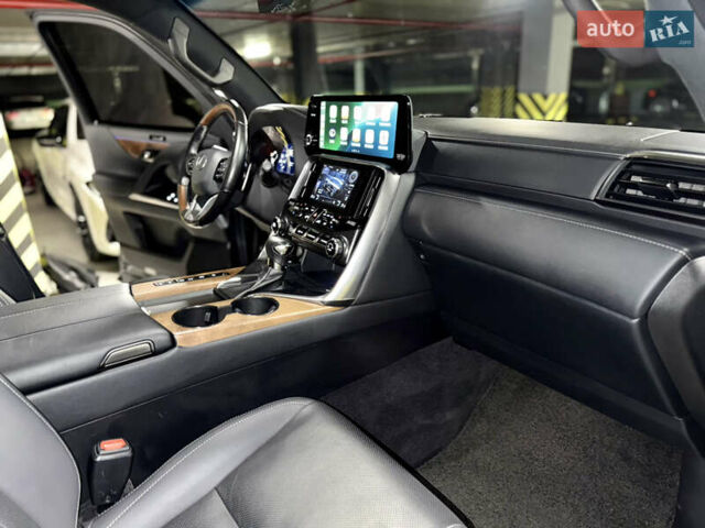 Черный Лексус ЛХ, объемом двигателя 3.35 л и пробегом 63 тыс. км за 119900 $, фото 45 на Automoto.ua