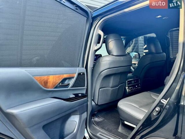 Черный Лексус ЛХ, объемом двигателя 3.35 л и пробегом 42 тыс. км за 115000 $, фото 31 на Automoto.ua