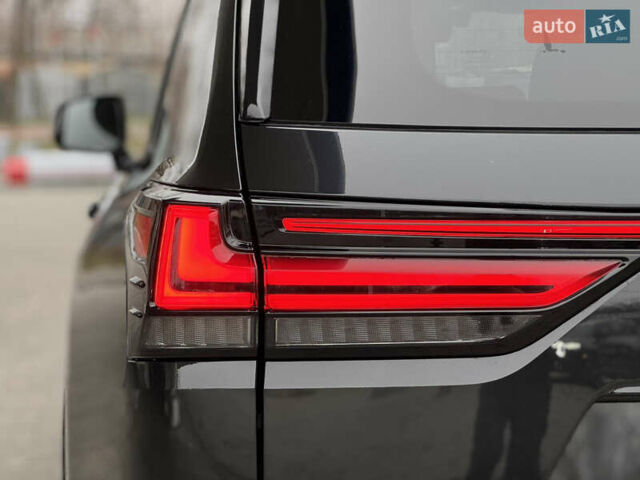 Черный Лексус ЛХ, объемом двигателя 3.35 л и пробегом 68 тыс. км за 112000 $, фото 14 на Automoto.ua