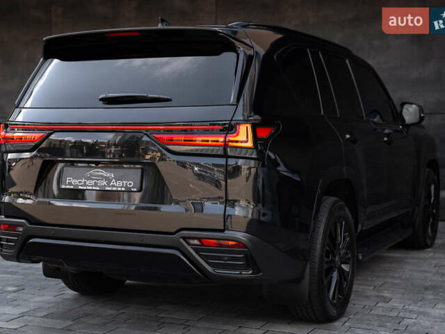 Черный Лексус ЛХ, объемом двигателя 3.35 л и пробегом 51 тыс. км за 125000 $, фото 8 на Automoto.ua