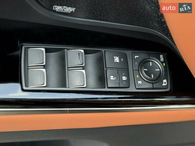 Черный Лексус ЛХ, объемом двигателя 3.45 л и пробегом 72 тыс. км за 128000 $, фото 55 на Automoto.ua