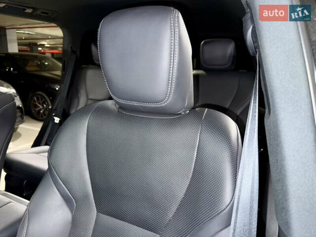 Черный Лексус ЛХ, объемом двигателя 3.35 л и пробегом 63 тыс. км за 114000 $, фото 37 на Automoto.ua