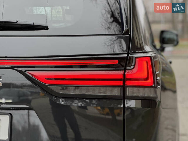 Черный Лексус ЛХ, объемом двигателя 3.35 л и пробегом 68 тыс. км за 112000 $, фото 12 на Automoto.ua