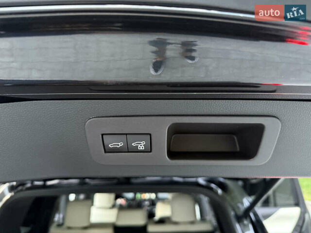 Черный Лексус ЛХ, объемом двигателя 3.35 л и пробегом 148 тыс. км за 96000 $, фото 33 на Automoto.ua