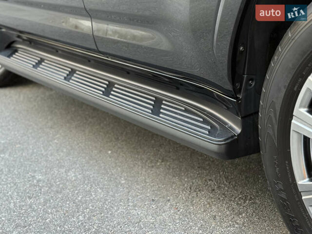 Черный Лексус ЛХ, объемом двигателя 3.45 л и пробегом 72 тыс. км за 128000 $, фото 41 на Automoto.ua