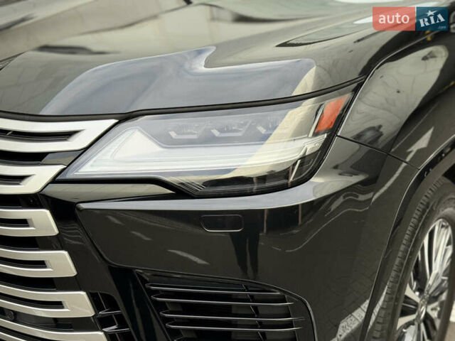 Черный Лексус ЛХ, объемом двигателя 3.3 л и пробегом 36 тыс. км за 117000 $, фото 2 на Automoto.ua