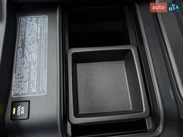 Черный Лексус ЛХ, объемом двигателя 3.35 л и пробегом 51 тыс. км за 112500 $, фото 20 на Automoto.ua