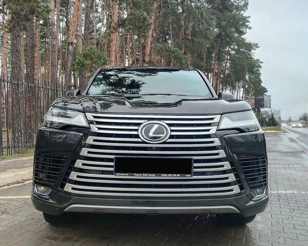 Черный Лексус ЛХ, объемом двигателя 3.35 л и пробегом 94 тыс. км за 113000 $, фото 6 на Automoto.ua