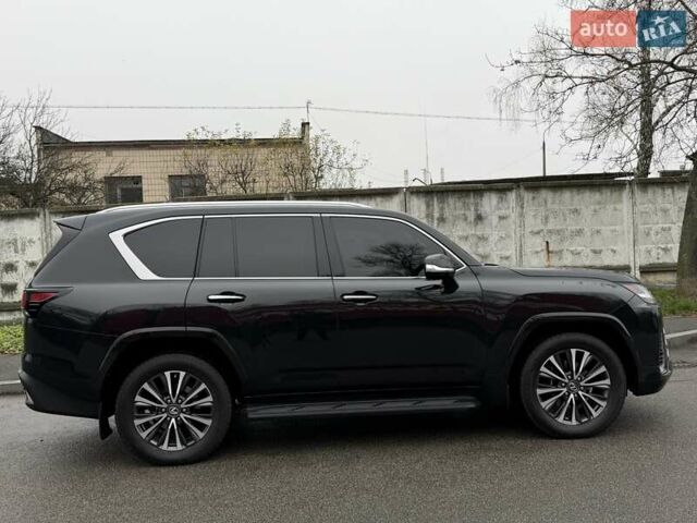 Черный Лексус ЛХ, объемом двигателя 3.35 л и пробегом 51 тыс. км за 112500 $, фото 2 на Automoto.ua