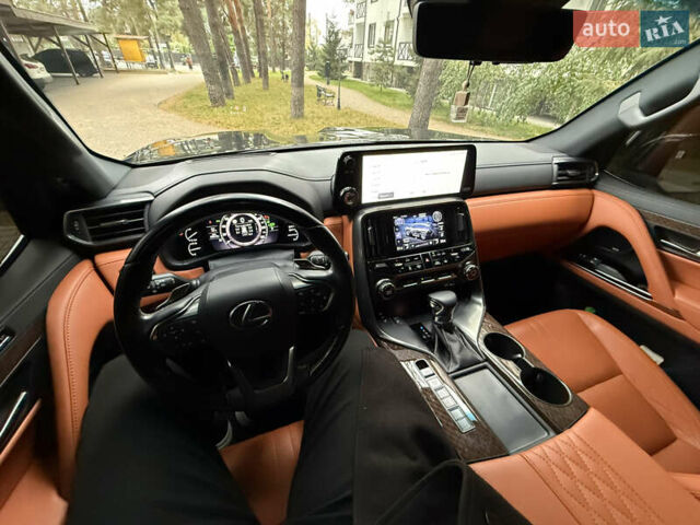 Лексус ЛХ 2022 у Києві на Automoto.ua Чорний Лексус ЛХ, об'ємом двигуна 3.45 л та пробігом 88 тис. км за 119000 $, фото 12 на Automoto.ua