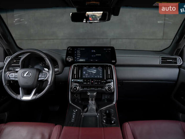 Черный Лексус ЛХ, объемом двигателя 3.35 л и пробегом 51 тыс. км за 125000 $, фото 11 на Automoto.ua