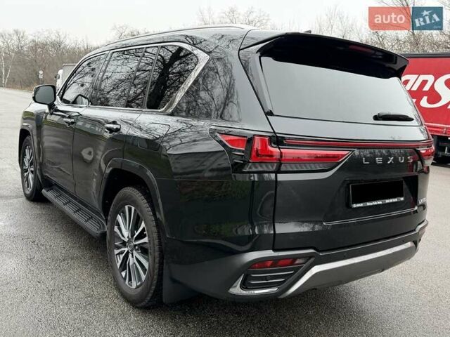 Черный Лексус ЛХ, объемом двигателя 3.35 л и пробегом 51 тыс. км за 112500 $, фото 5 на Automoto.ua