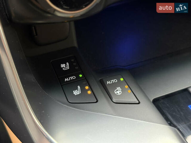 Черный Лексус ЛХ, объемом двигателя 3.3 л и пробегом 36 тыс. км за 117000 $, фото 22 на Automoto.ua