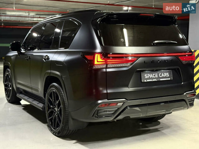 Черный Лексус ЛХ, объемом двигателя 3.35 л и пробегом 63 тыс. км за 114000 $, фото 16 на Automoto.ua