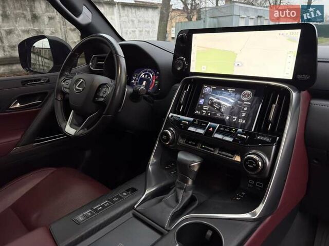 Черный Лексус ЛХ, объемом двигателя 3.35 л и пробегом 51 тыс. км за 112500 $, фото 12 на Automoto.ua