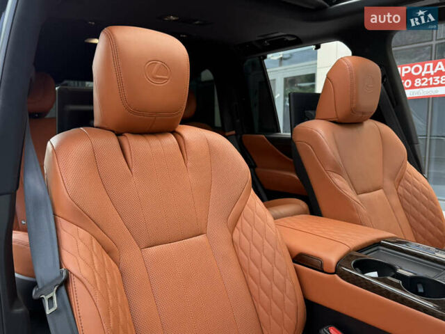 Черный Лексус ЛХ, объемом двигателя 3.45 л и пробегом 72 тыс. км за 128000 $, фото 47 на Automoto.ua