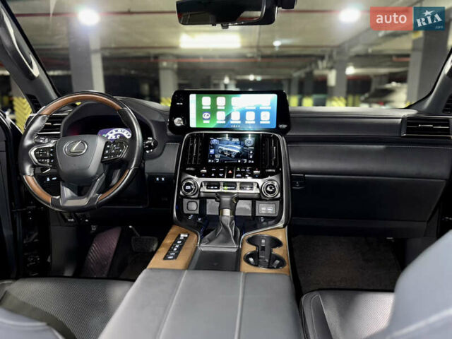 Черный Лексус ЛХ, объемом двигателя 3.35 л и пробегом 63 тыс. км за 114000 $, фото 26 на Automoto.ua
