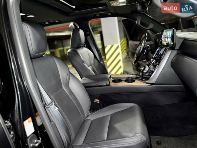 Черный Лексус ЛХ, объемом двигателя 3.35 л и пробегом 63 тыс. км за 114000 $, фото 22 на Automoto.ua