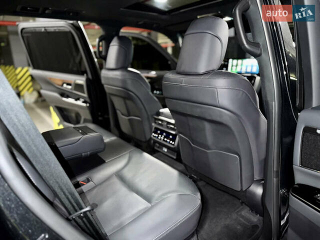 Черный Лексус ЛХ, объемом двигателя 3.35 л и пробегом 63 тыс. км за 114000 $, фото 29 на Automoto.ua