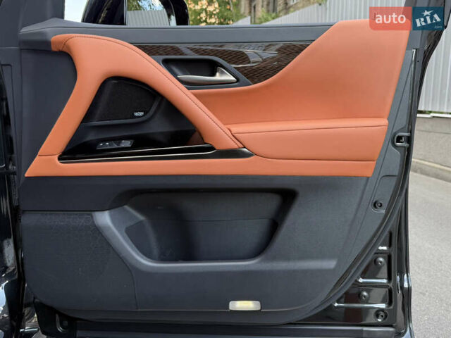 Черный Лексус ЛХ, объемом двигателя 3.45 л и пробегом 72 тыс. км за 128000 $, фото 58 на Automoto.ua