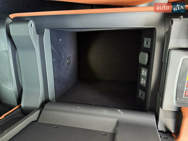 Черный Лексус ЛХ, объемом двигателя 3.45 л и пробегом 72 тыс. км за 128000 $, фото 73 на Automoto.ua