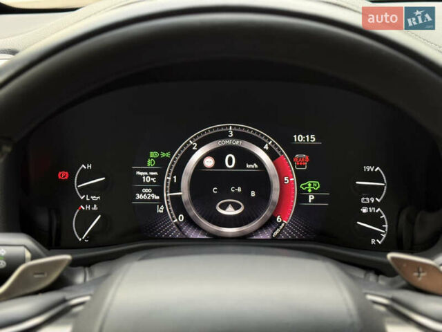 Черный Лексус ЛХ, объемом двигателя 3.3 л и пробегом 36 тыс. км за 117000 $, фото 17 на Automoto.ua