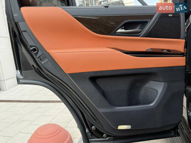 Черный Лексус ЛХ, объемом двигателя 3.45 л и пробегом 72 тыс. км за 128000 $, фото 60 на Automoto.ua