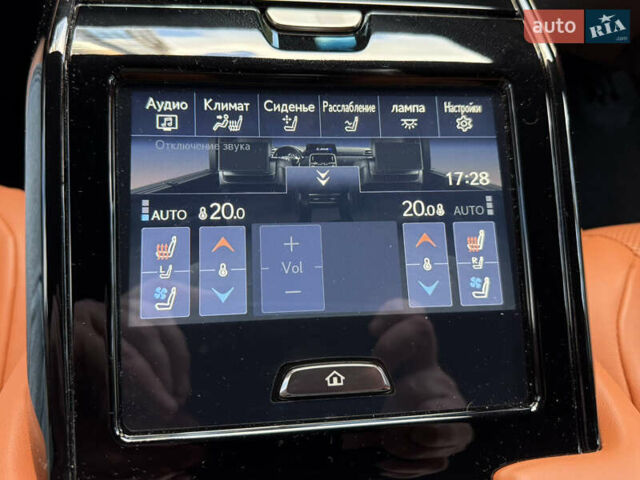 Черный Лексус ЛХ, объемом двигателя 3.45 л и пробегом 72 тыс. км за 128000 $, фото 66 на Automoto.ua