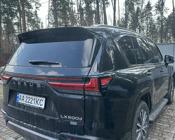 Черный Лексус ЛХ, объемом двигателя 3.3 л и пробегом 31 тыс. км за 115000 $, фото 2 на Automoto.ua
