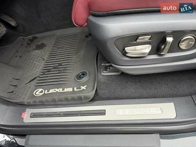 Черный Лексус ЛХ, объемом двигателя 3.35 л и пробегом 51 тыс. км за 112500 $, фото 9 на Automoto.ua