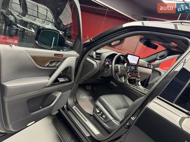Черный Лексус ЛХ, объемом двигателя 3.4 л и пробегом 49 тыс. км за 134900 $, фото 22 на Automoto.ua
