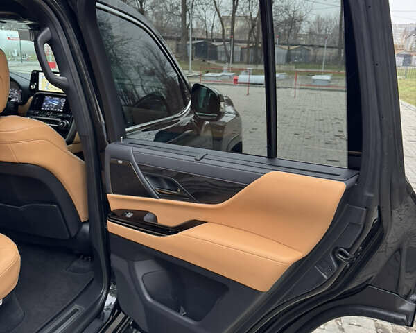 Черный Лексус ЛХ, объемом двигателя 3.35 л и пробегом 68 тыс. км за 112000 $, фото 29 на Automoto.ua