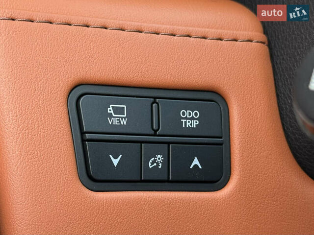 Лексус ЛХ 2022 у Києві на Automoto.ua Чорний Лексус ЛХ, об'ємом двигуна 3.45 л та пробігом 70 тис. км за 123000 $, фото 83 на Automoto.ua