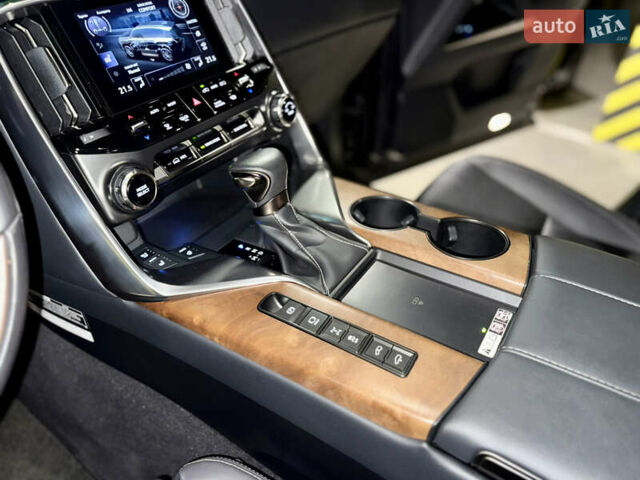 Черный Лексус ЛХ, объемом двигателя 3.35 л и пробегом 63 тыс. км за 114000 $, фото 36 на Automoto.ua