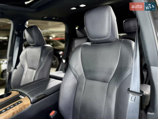 Черный Лексус ЛХ, объемом двигателя 3.35 л и пробегом 63 тыс. км за 119900 $, фото 28 на Automoto.ua