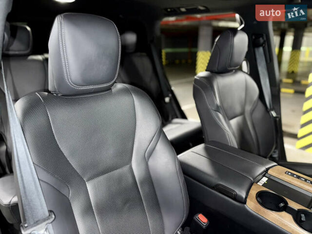 Черный Лексус ЛХ, объемом двигателя 3.35 л и пробегом 63 тыс. км за 114000 $, фото 18 на Automoto.ua